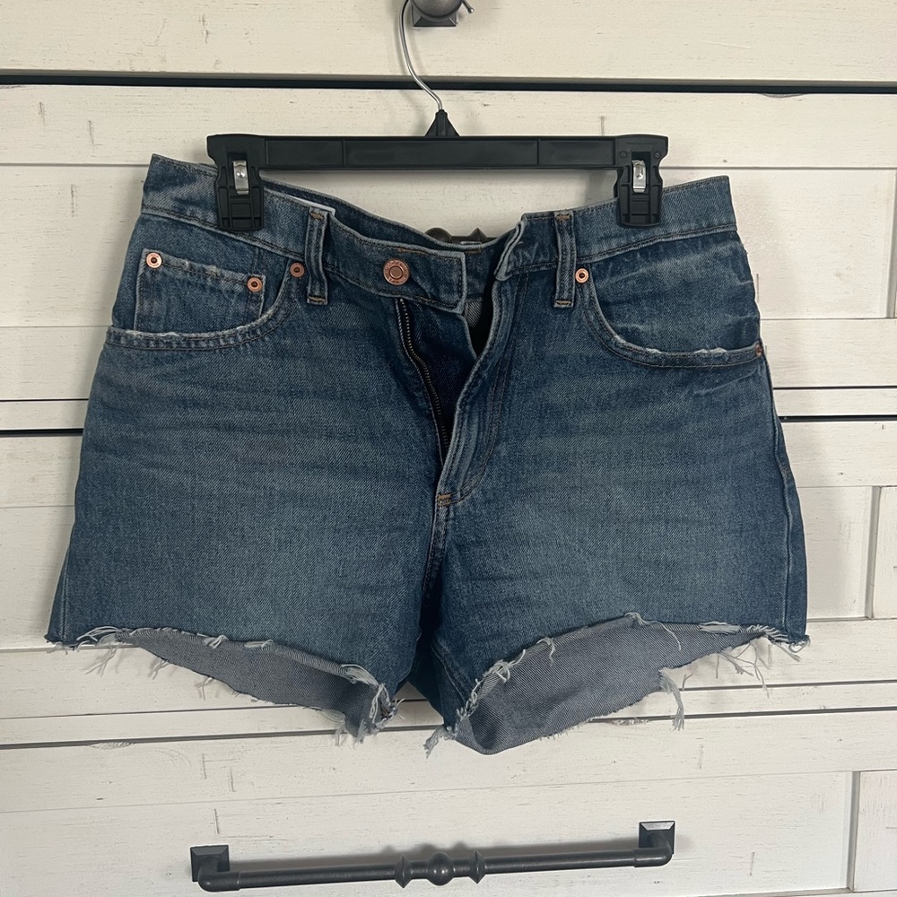 Gap shorts! - Picture 2 of 5